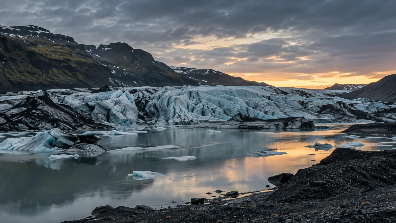 Glacier Sólheimajökull